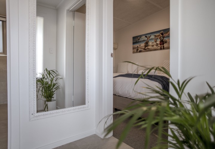 The Esperance Accommodation Deluxe Twin Hallway 2000px