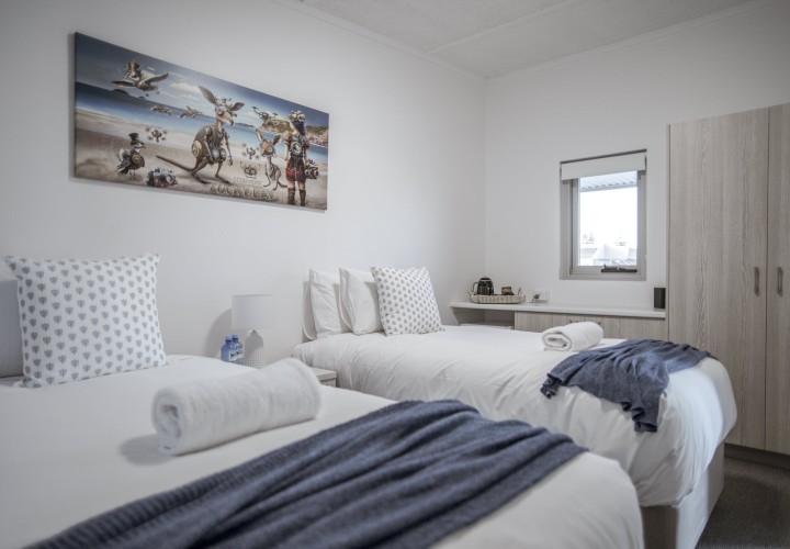 The Esperance Accommodation Deluxe Twin Second Bedroom 2000px