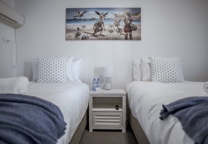 The Esperance Accommodation Deluxe Twin Twin Beds 2000px