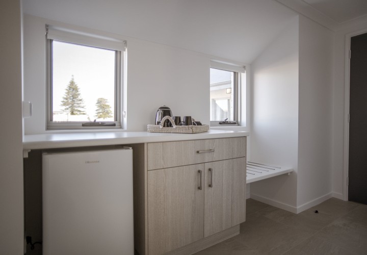 The Esperance Accommodation Executive King Room Kitchenette 2000px