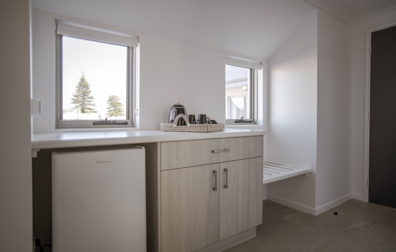 The Esperance Accommodation Executive King Room Kitchenette 2000px