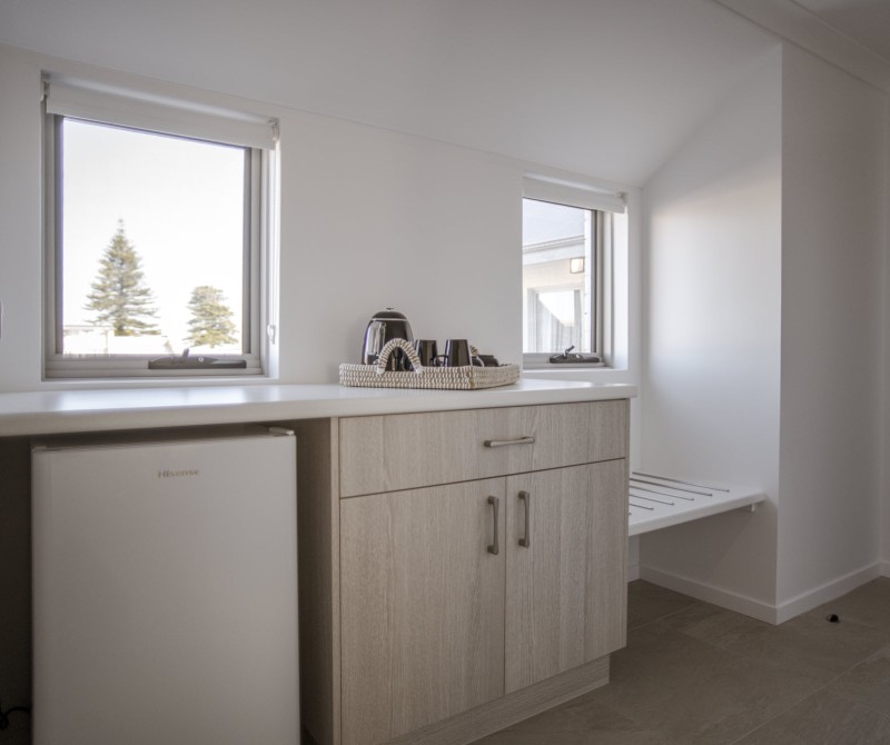 The Esperance Accommodation Executive King Room Kitchenette 2000px