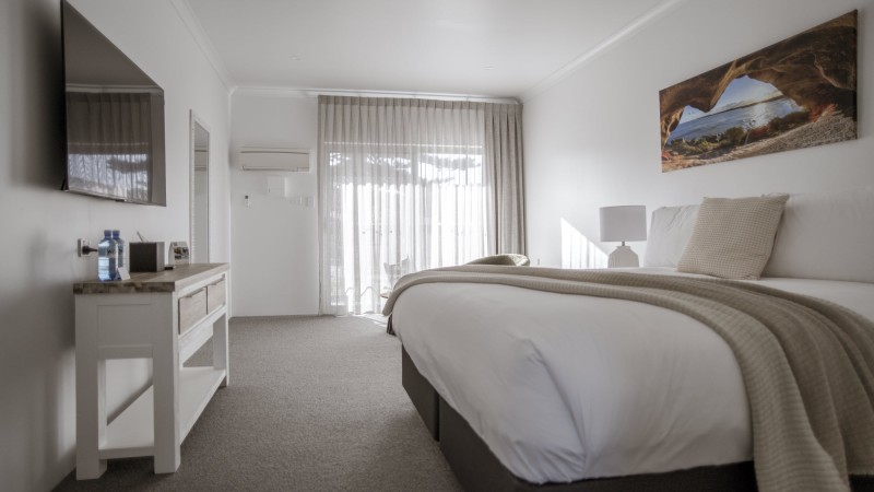 The Esperance Accommodation Executive King Room Main 2000px