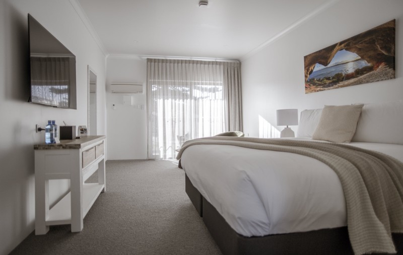 The Esperance Accommodation Executive King Room Main 2000px