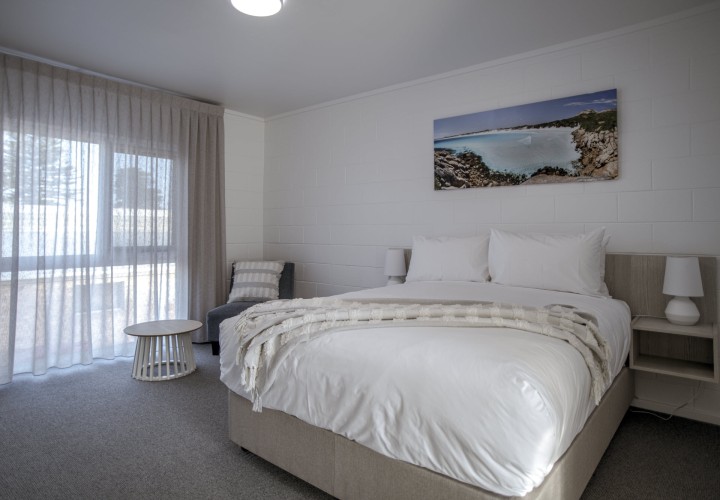 The Esperance Accommodation Standard Queen Upstairs Bed 2000px