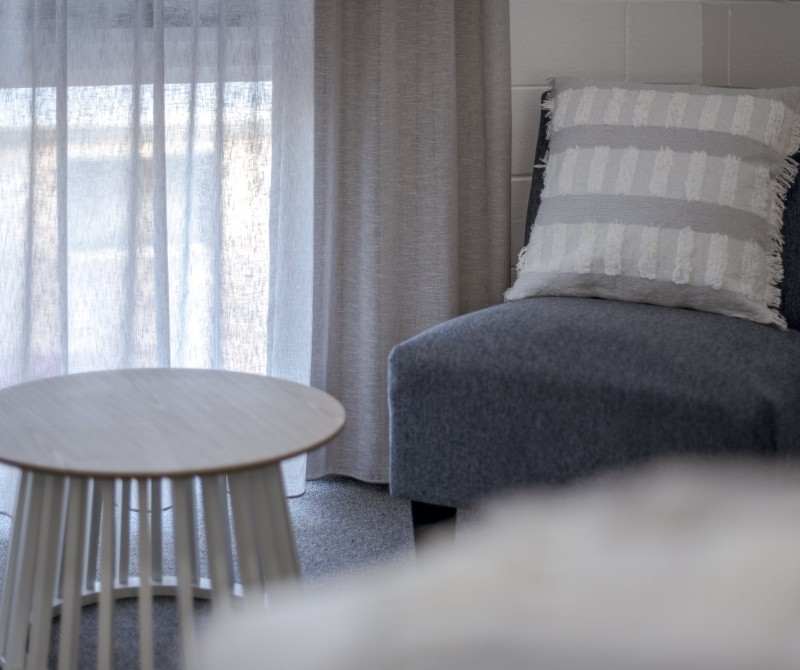 The Esperance Accommodation Standard Queen Upstairs Chair 2000px