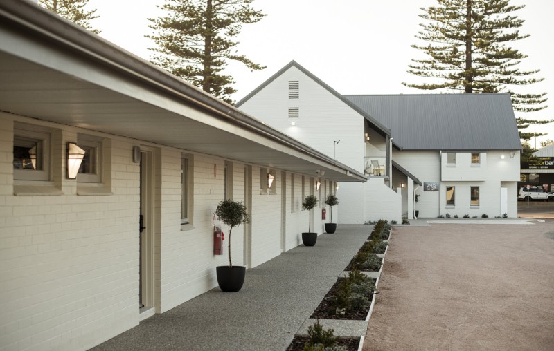 The Esperance Accommodation Carpark 2000px